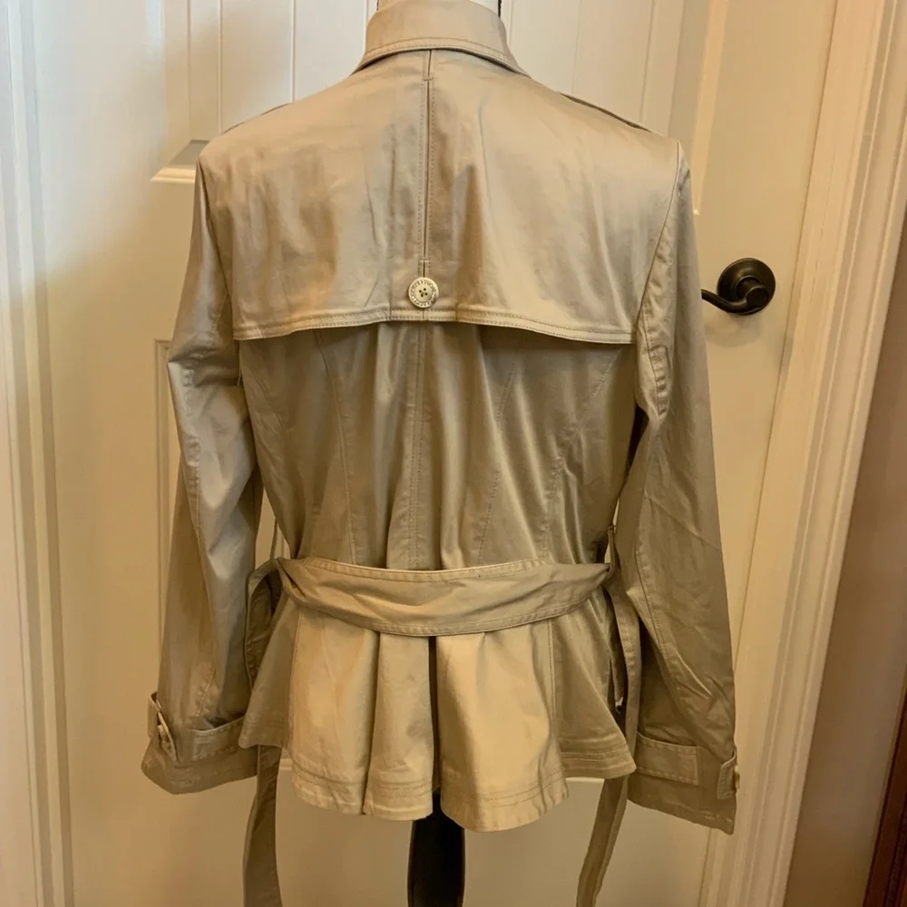 NWT White House Black Market sz 14 casual short trench, tan - Picture 8 of 8